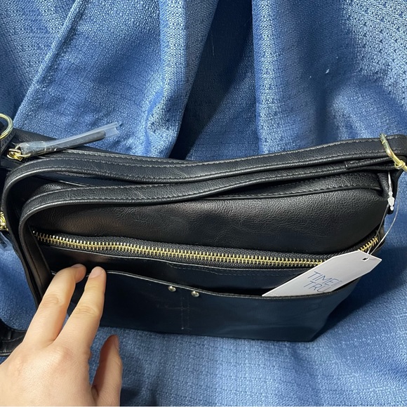 Time & Tru Black Crossbody Bag - Picture 2 of 7